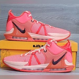 🏀 Nike LeBron Witness VII 🏀 Sz M 17 / W 18.5 - Colorway: Crimson/Orange/Purple